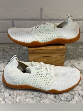 WHITIN Women’s White Minimalist Oval Support Cross Trainer Size 39